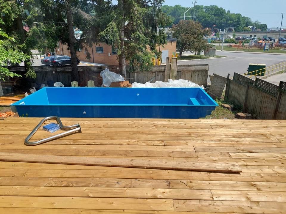 Transformando el jardín de su hogar con una piscina de fibra de vidrio personalizada